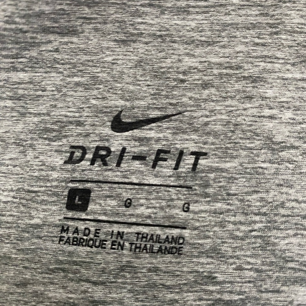 Nike Women's dry fit Heather Gray Tank with Pink Swoosh - Picture 10 of 12